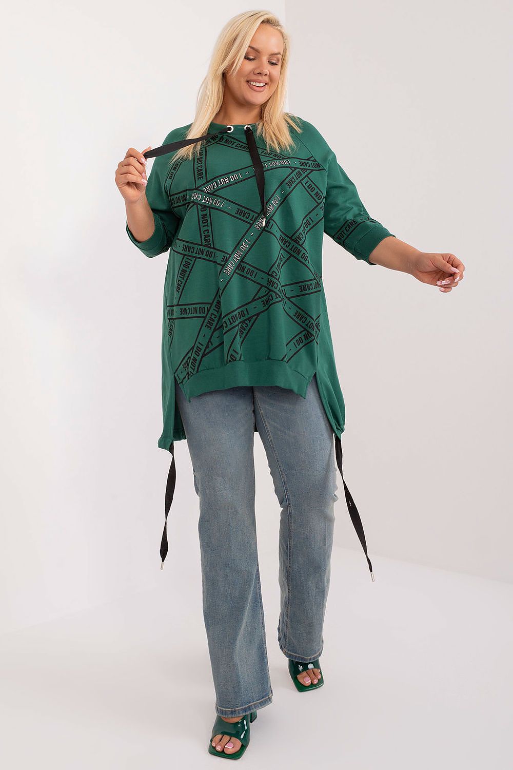 Oppdag vårt utvalg av stilfulle  Plus size bluse - Relevance til dame i ulike størrelser og kvalitetsmaterialer – perfekte til jobb, fritid og alle dager. Rask levering og gode priser hos MS Stylehaven. se mer!