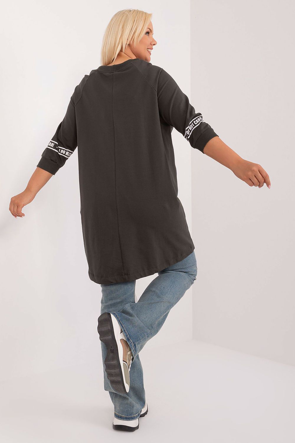 Oppdag vårt utvalg av stilfulle  Plus size bluse - Relevance til dame i ulike størrelser og kvalitetsmaterialer – perfekte til jobb, fritid og alle dager. Rask levering og gode priser hos MS Stylehaven. se mer!