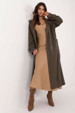 Lakerta Trench Coat i bomull til dame til dame fra MS StyleHaven, laget av Bomull, farge Grønn, størrelse S/M, med long ermer, perfekt til casual; dress