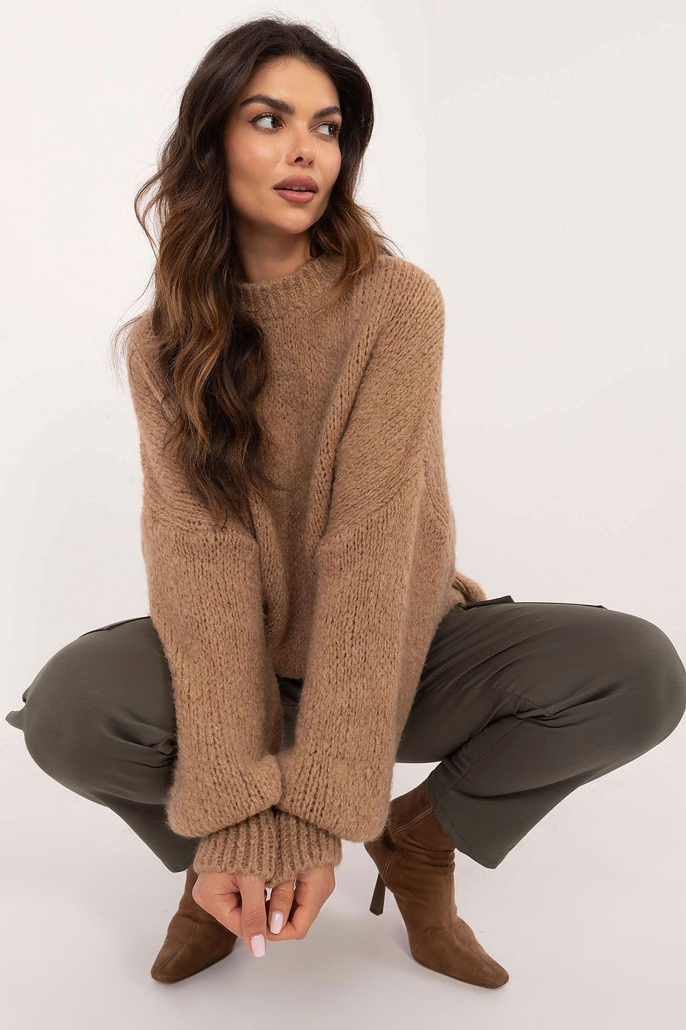 Oppdag vårt utvalg av stilfulle Beige Jumper Och Bella til dame i ulike størrelser og kvalitetsmaterialer - perfekte til jobb; fritid og alle dager. Rask levering og gode priser hos MS Stylehaven. se mer!