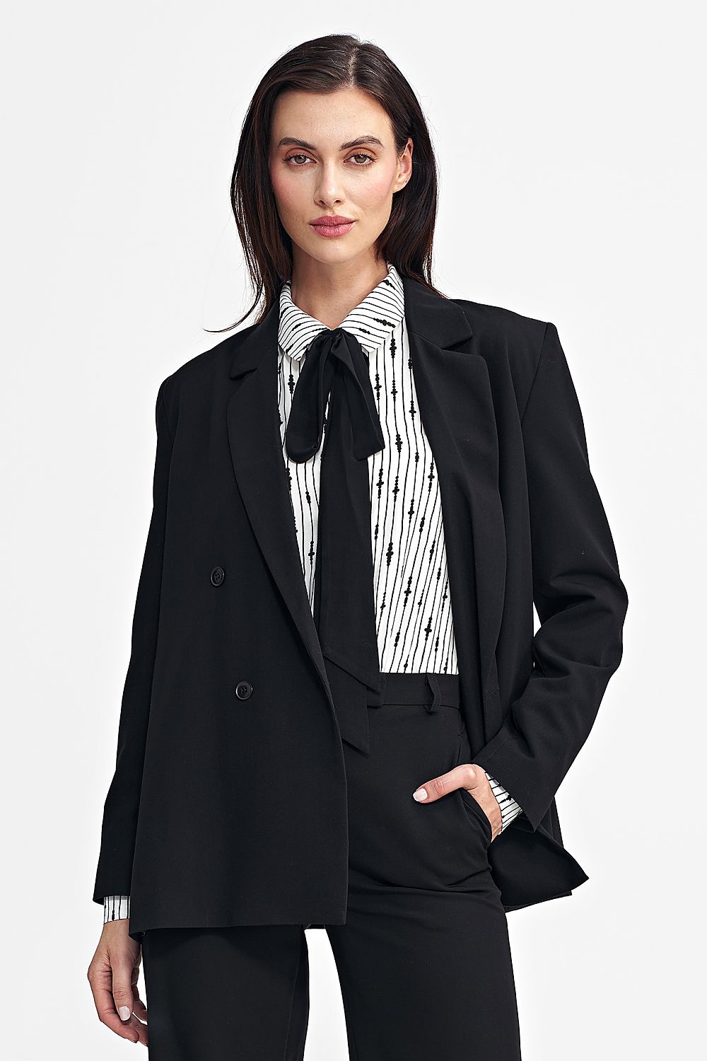 Jakke Nife til dame fra MS StyleHaven, laget av polyester; Viskose, farge Svart, størrelse 42, med long ermer, perfekt til casual; dress