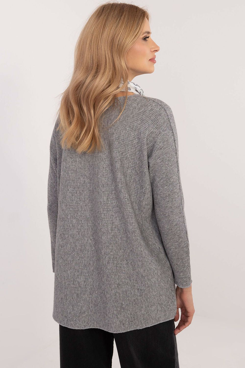 Oppdag vårt utvalg av stilfulle Hvit Genser Italia Moda til dame i ulike størrelser og kvalitetsmaterialer – perfekte til jobb, fritid og alle dager. Rask levering og gode priser hos MS Stylehaven. se mer!