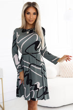 Olivenbeige trapes genserkjole til dame fra MS StyleHaven, laget av polyester, farge beige 3, størrelse 2XL/3XL, med long ermer, perfekt til casual; dress