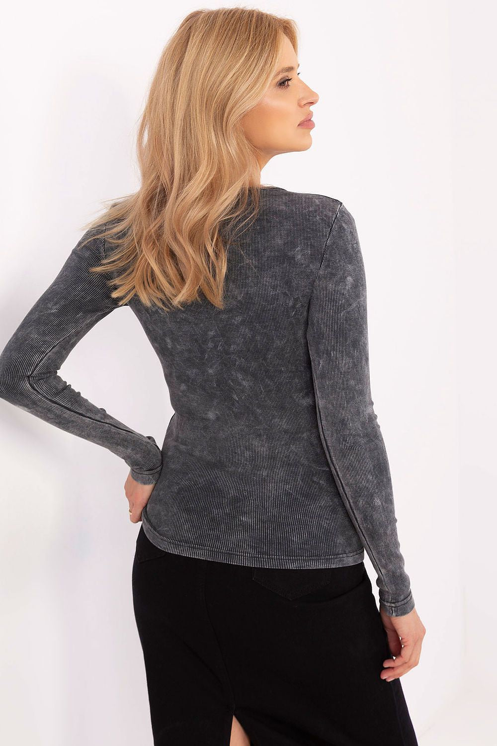 Oppdag vårt utvalg av stilfulle Blå Bluse fabrikkpris til dame i ulike størrelser og kvalitetsmaterialer - perfekte til jobb, fritid og alle dager. Rask levering og gode priser hos MS Stylehaven. se mer!