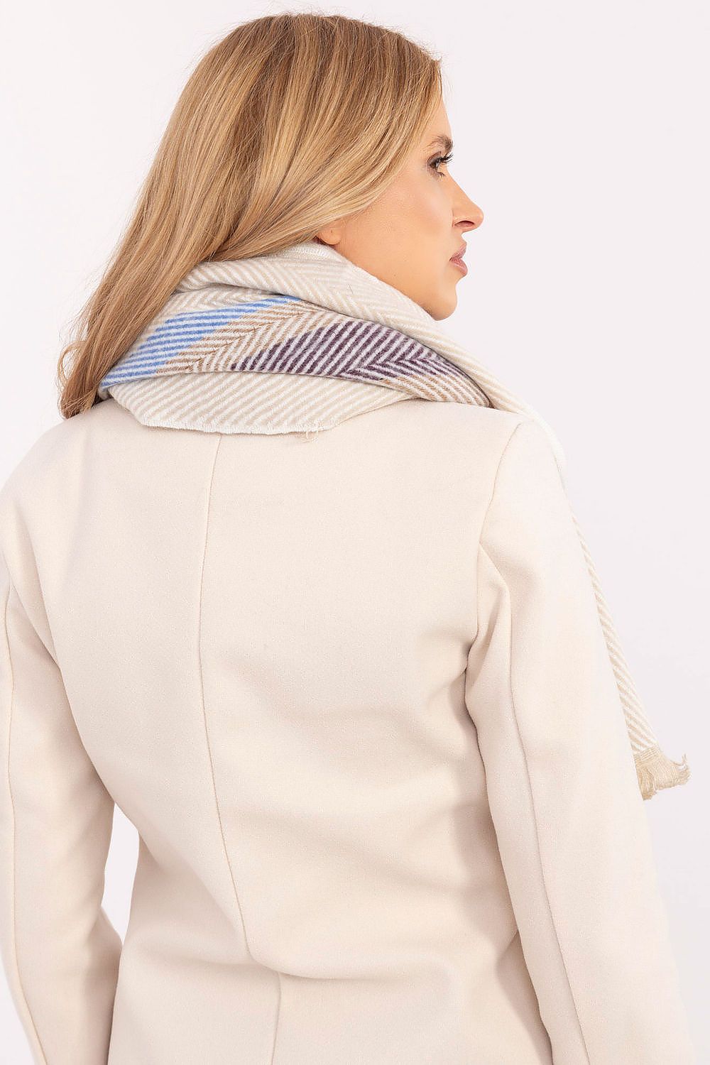 Oppdag vårt utvalg av stilfulle  Sjal - AT til dame i ulike størrelser og kvalitetsmaterialer – perfekte til jobb; fritid og alle dager. Rask levering og gode priser hos MS Stylehaven. se mer!