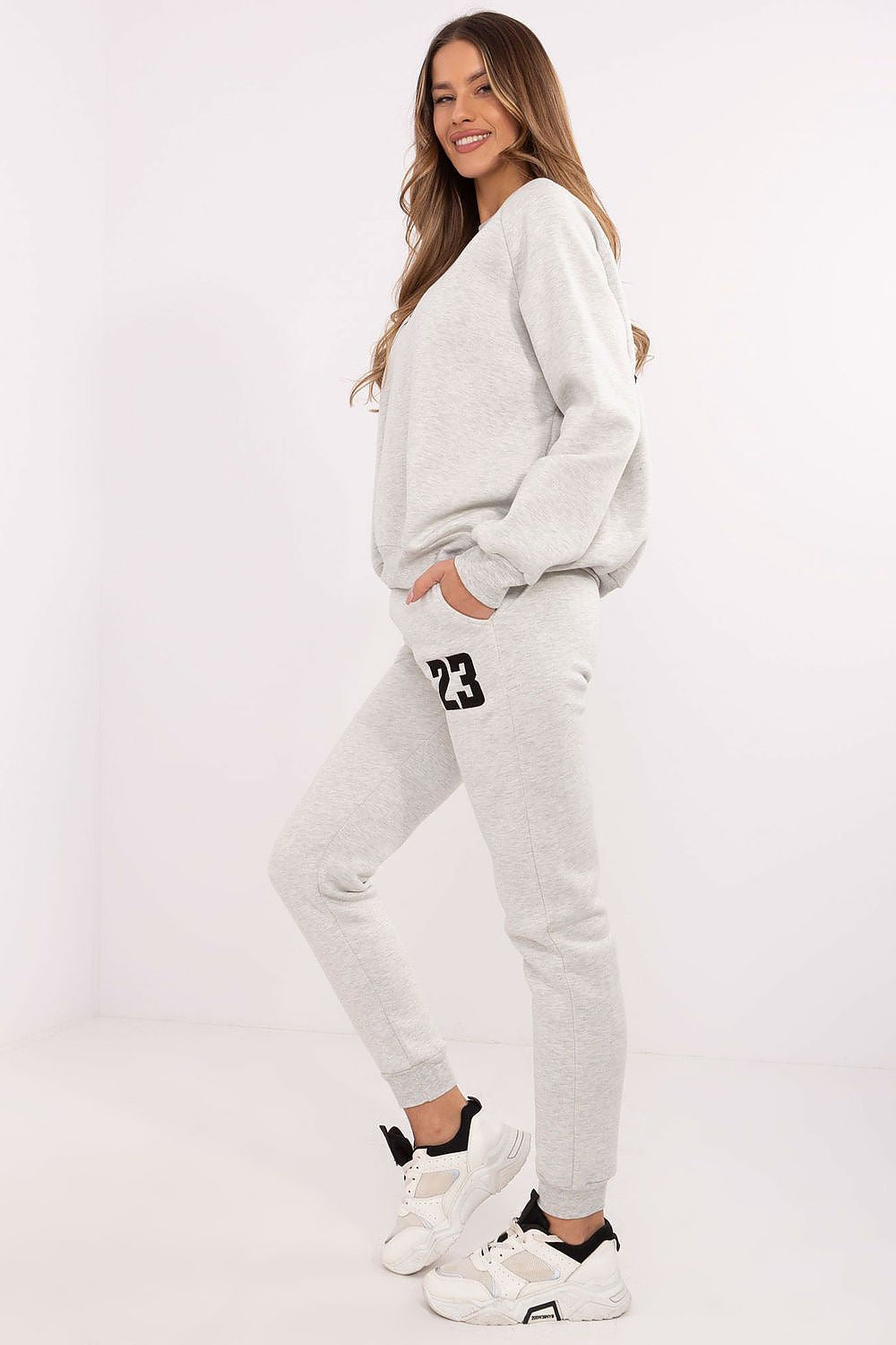 Joggedress med Broderi - FP til dame fra MS StyleHaven, størrelse one-size-fits-all, med long, kjolelengde midi, kjolestil sweater
