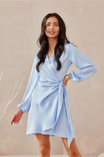 Catlin – sateng Minikjole av Roco Fashion fra MS StyleHaven, størrelse 38, med long, bukselengde long, kjolelengde mini, kjolestil wrap; a-line