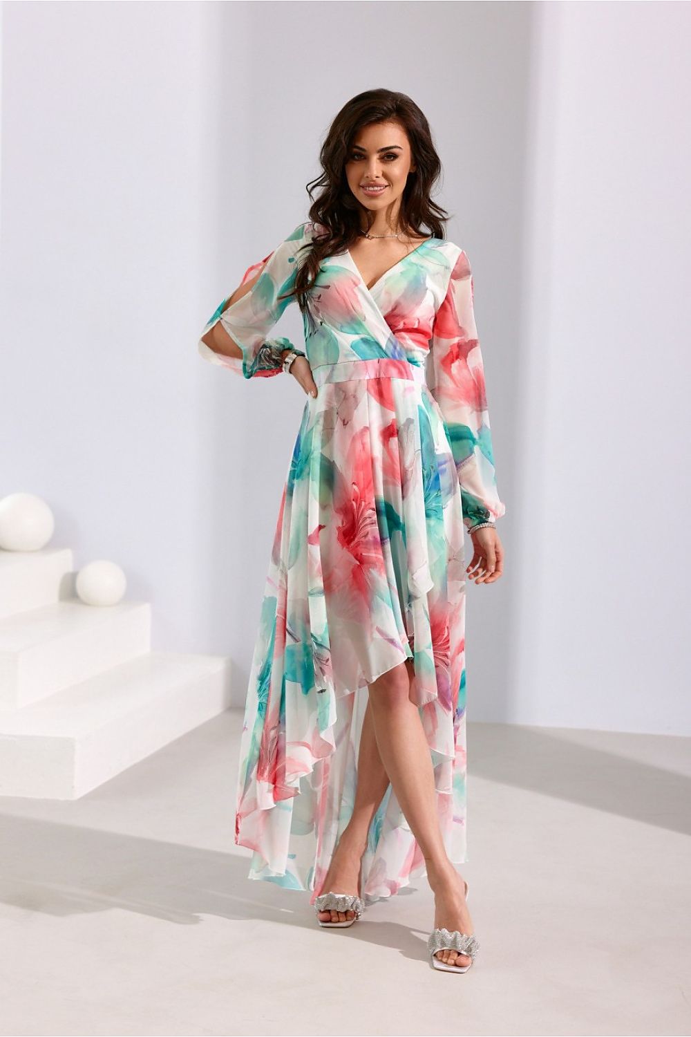 Dalia – asymmetrisk maxikjole med elegant flyt fra Roco Fashion fra MS StyleHaven, størrelse 36, med long, bukselengde long, kjolelengde maxi, kjolestil flared; gown