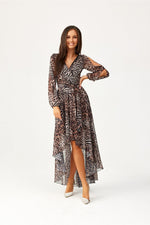 Dalia – asymmetrisk maxikjole med elegant flyt fra Roco Fashion fra MS StyleHaven, størrelse 44, med long, bukselengde long, kjolelengde maxi, kjolestil flared; gown