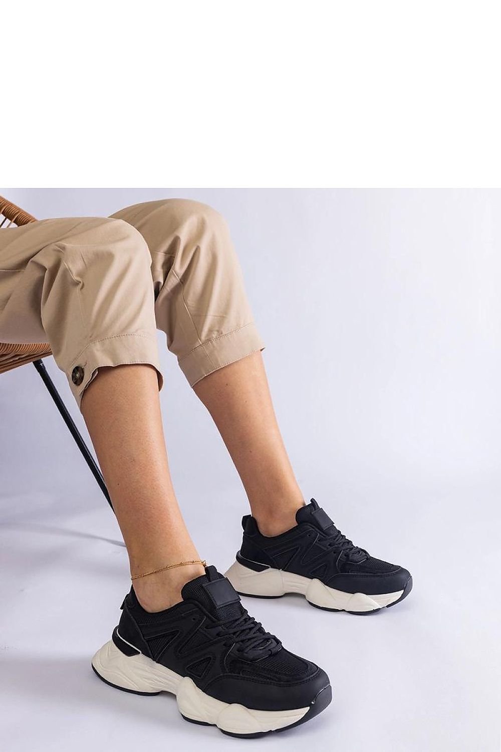 Imperio Hurtado svarte Dame joggesko til dame fra MS StyleHaven, laget av Viskose; polyester; Polyamid, med detaljer i synthetic; rubber, farge Svart, størrelse 36, med long ermer, hælhøyde low; flat, skostørrelse 36; 37; 38; 39; 40; 41, perfekt til casual