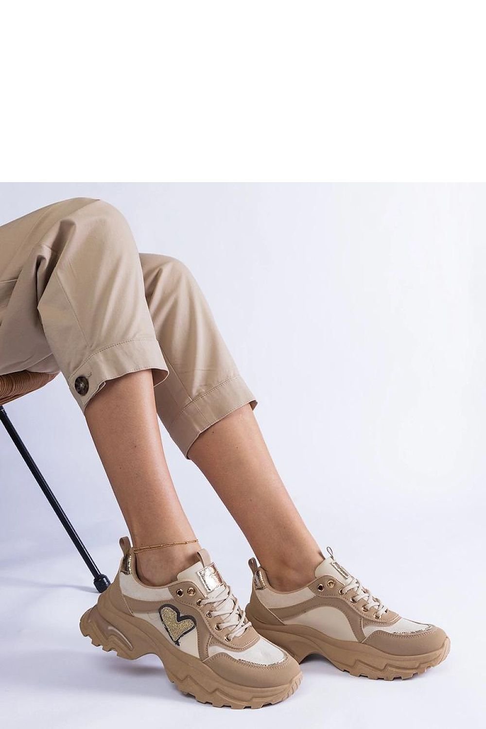 Martinez brune plattformsneakers med hjerte til dame til dame fra MS StyleHaven, laget av Viskose; polyester; Polyamid, farge Brun, størrelse 38, med long ermer, perfekt til casual