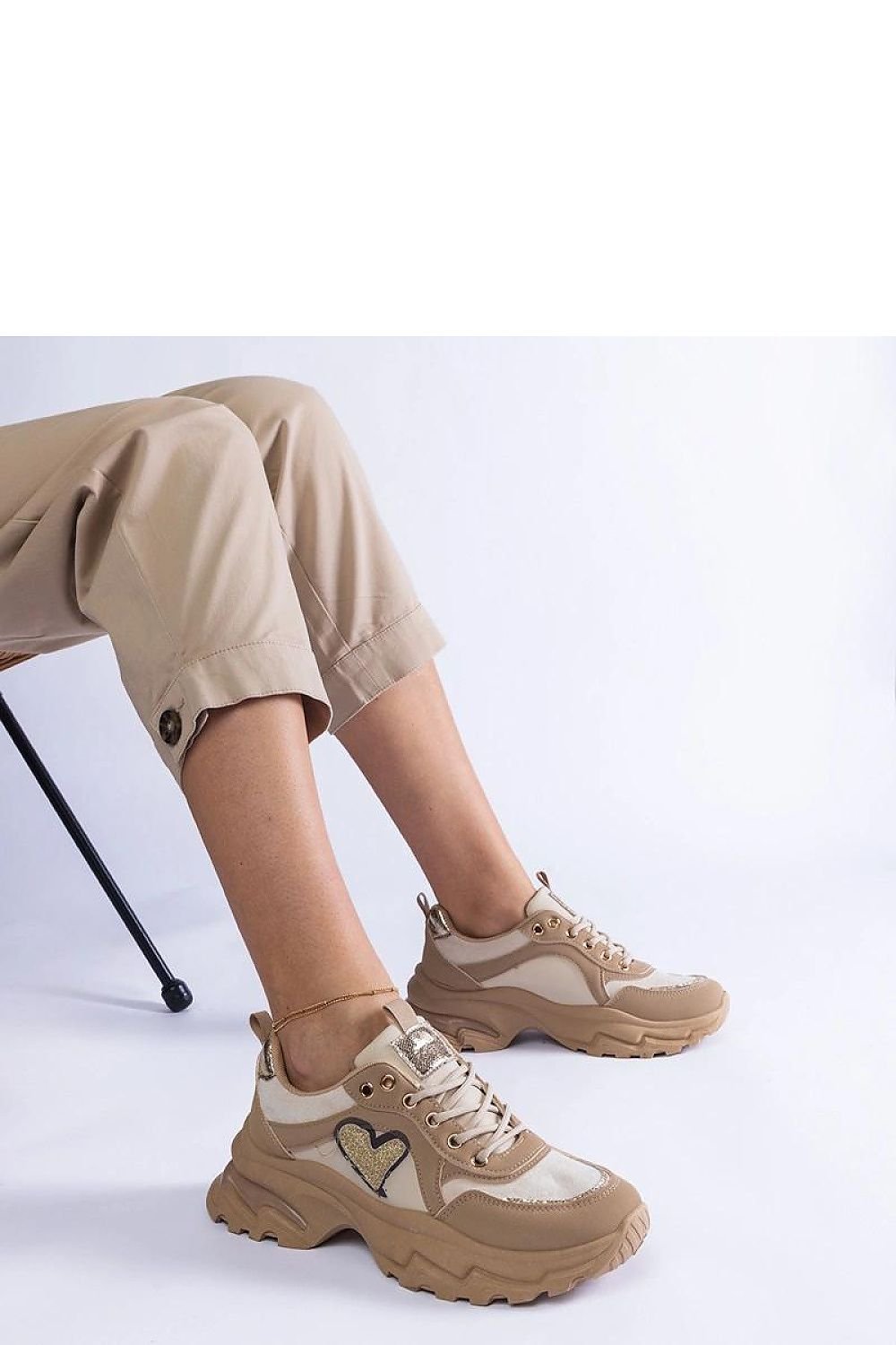 Martinez brune plattformsneakers med hjerte til dame til dame fra MS StyleHaven, laget av Viskose; polyester; Polyamid, farge Brun, størrelse 39, med long ermer, perfekt til casual