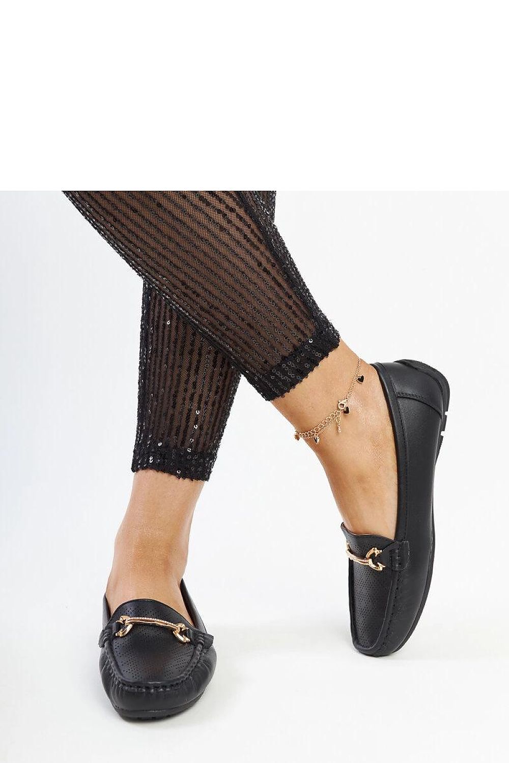 Oppdag vårt utvalg av stilfulle Svart Mokassin Solea til dame i ulike størrelser og kvalitetsmaterialer – perfekte til jobb, fritid og alle dager. Rask levering og gode priser hos MS Stylehaven. se mer!