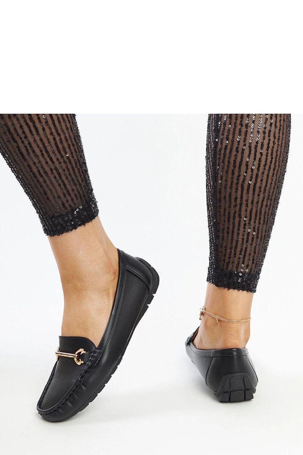 Oppdag vårt utvalg av stilfulle Svart Mokassin Solea til dame i ulike størrelser og kvalitetsmaterialer – perfekte til jobb, fritid og alle dager. Rask levering og gode priser hos MS Stylehaven. se mer!