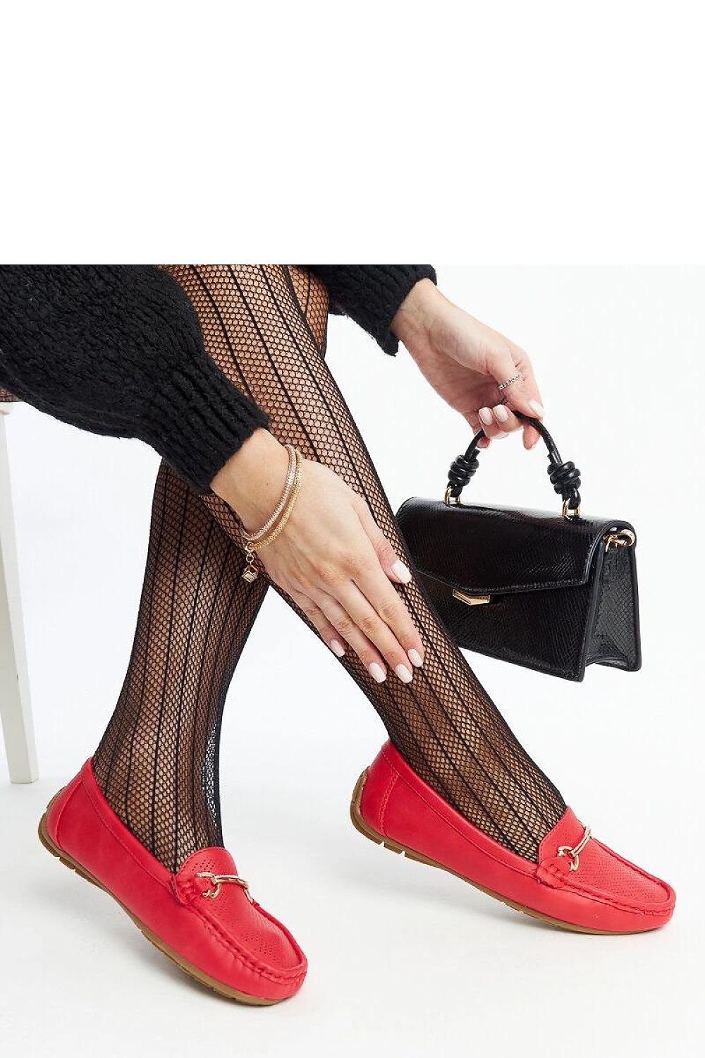 Oppdag vårt utvalg av stilfulle Svart Mokassin Solea til dame i ulike størrelser og kvalitetsmaterialer – perfekte til jobb, fritid og alle dager. Rask levering og gode priser hos MS Stylehaven. se mer!