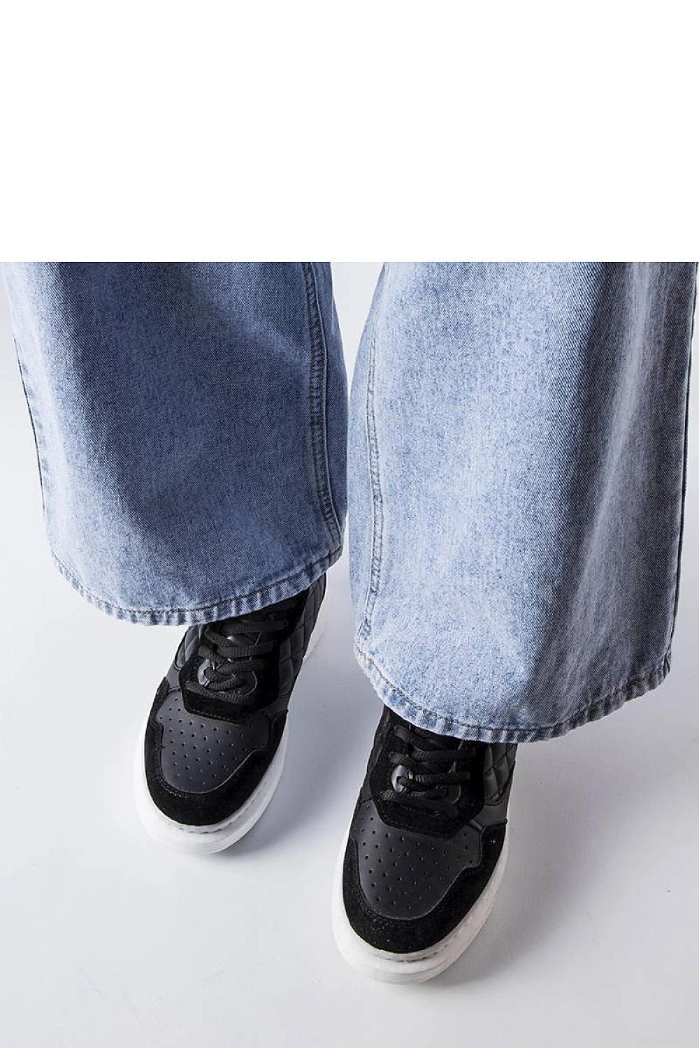 Svarte sneakers Latoya – Stilig sommersko til dame til dame fra MS StyleHaven, laget av Viskose; polyester; Polyamid, farge Svart, størrelse 38, med long ermer, perfekt til casual