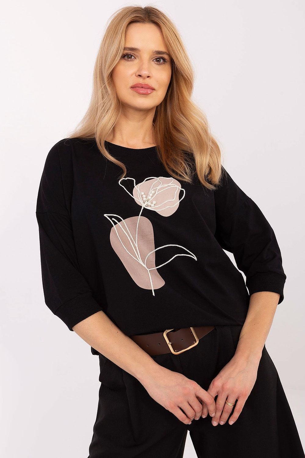 Oppdag vårt utvalg av stilfulle Svart Bluse - Relevance til dame i ulike størrelser og kvalitetsmaterialer - perfekte til jobb, fritid og alle dager. Rask levering og gode priser hos MS Stylehaven. se mer!