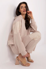 Oppdag vårt utvalg av stilfulle Beige 3 Sett Italia Moda til dame i ulike størrelser og kvalitetsmaterialer – perfekte til jobb, fritid og alle dager. Rask levering og gode priser hos MS Stylehaven. se mer!