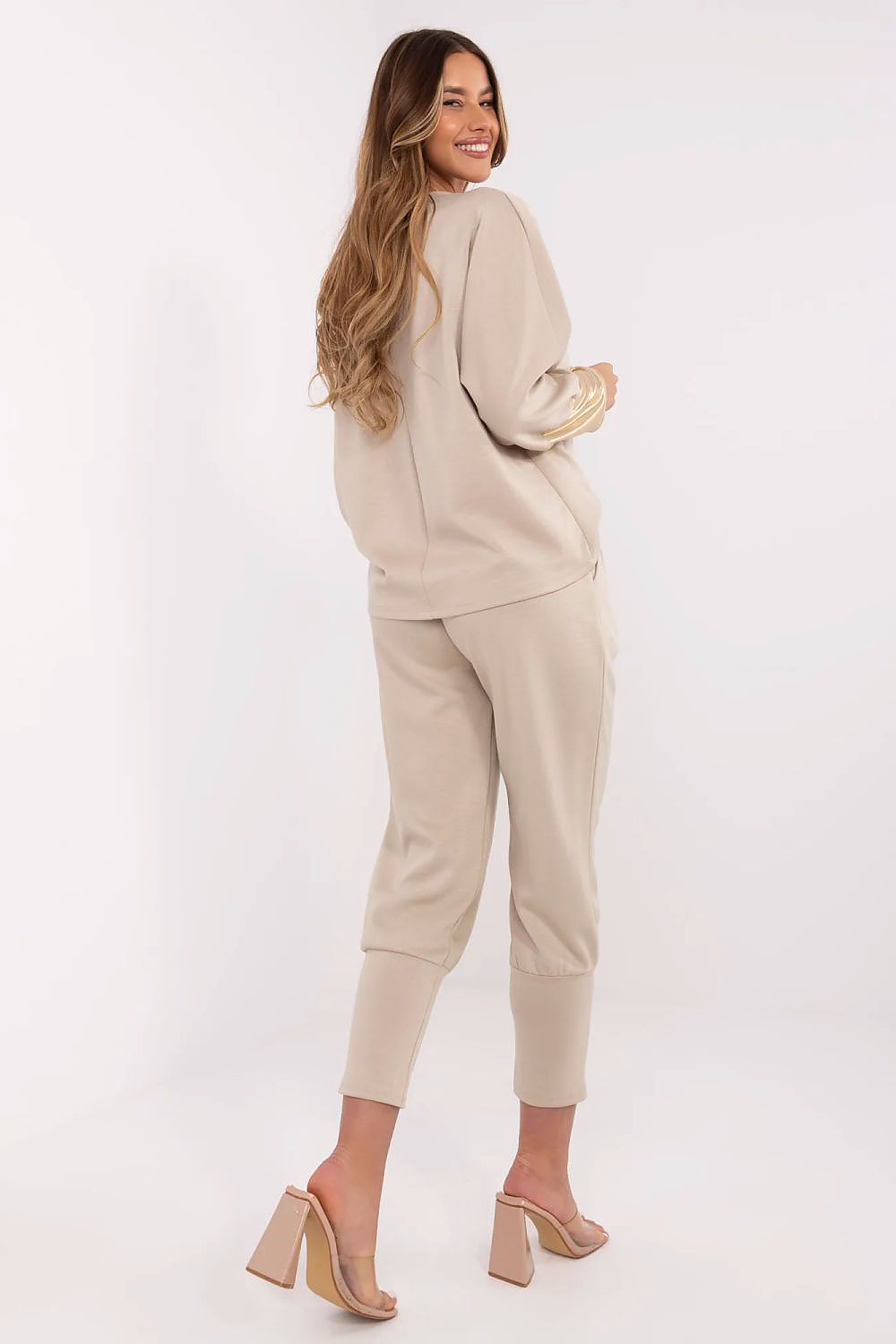 Oppdag vårt utvalg av stilfulle  Sett Italia Moda til dame i ulike størrelser og kvalitetsmaterialer – perfekte til jobb, fritid og alle dager. Rask levering og gode priser hos MS Stylehaven. se mer!