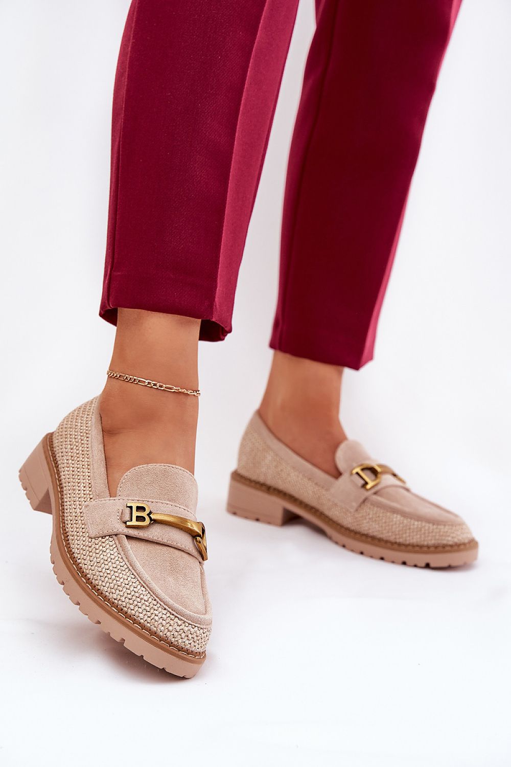Mocassin Step in Style til dame fra MS StyleHaven, laget av Bomull, med detaljer i suede; faux-leather, farge beige, størrelse 36, med short ermer, hælhøyde low; flat, skostørrelse 36; 37; 38; 39; 40; 41, perfekt til dress; casual
