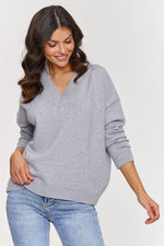 Oppdag vårt utvalg av stilfulle Blå Jumper Makadamia til dame i ulike størrelser og kvalitetsmaterialer - perfekte til jobb, fritid og alle dager. Rask levering og gode priser hos MS Stylehaven. se mer!