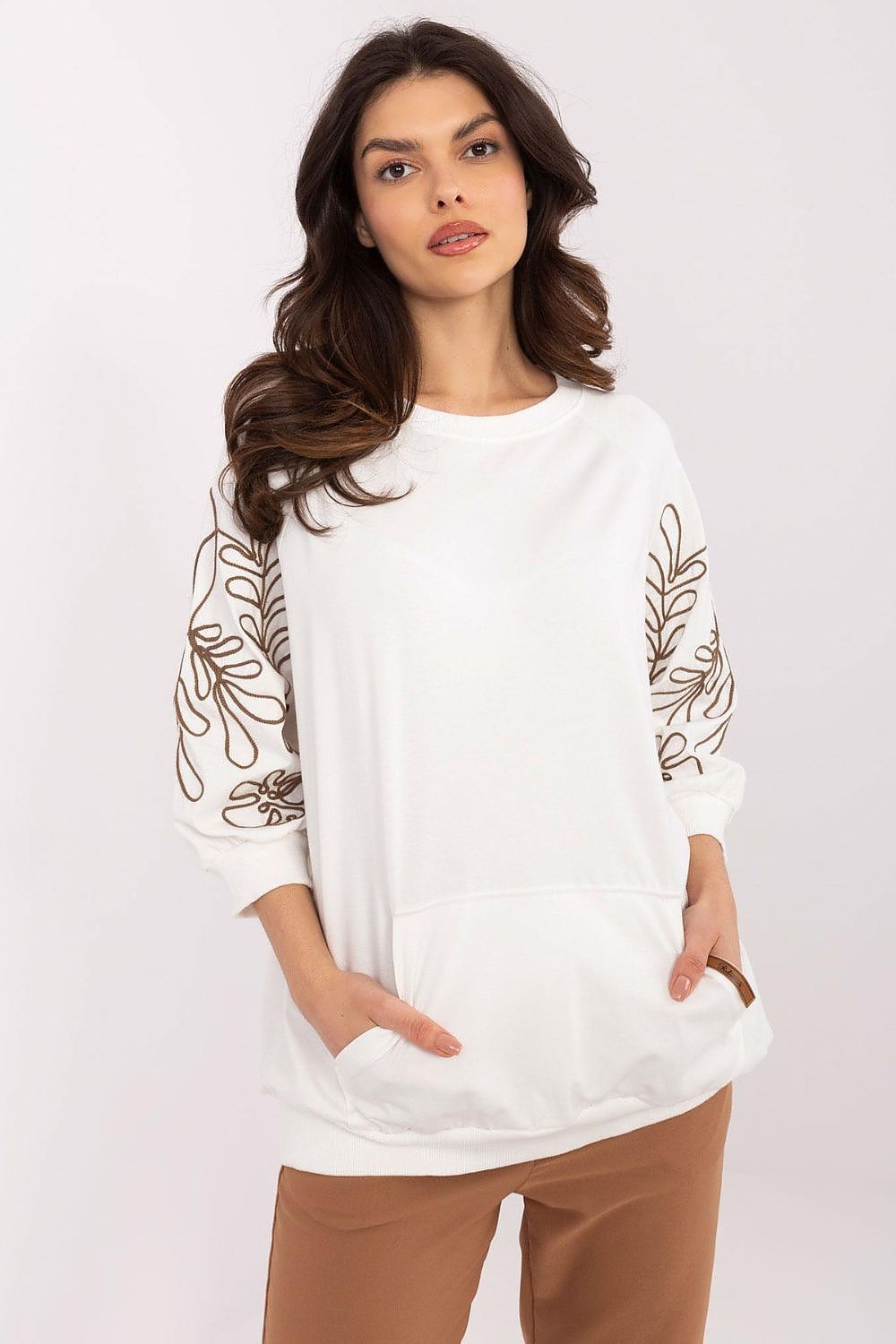 Oppdag vårt utvalg av stilfulle  Genser - Relevance til dame i ulike størrelser og kvalitetsmaterialer – perfekte til jobb, fritid og alle dager. Rask levering og gode priser hos MS Stylehaven. se mer!