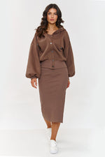 Oppdag vårt utvalg av stilfulle Brun Sett Makadamia til dame i ulike størrelser og kvalitetsmaterialer – perfekte til jobb, fritid og alle dager. Rask levering og gode priser hos MS Stylehaven. se mer!