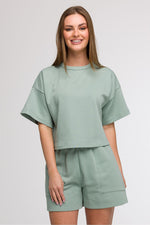 BeWear Loose Cropped Bluse til dame fra MS StyleHaven, laget av Bomull; polyester, farge Grønn, størrelse S/M, med short ermer, perfekt til casual; dress