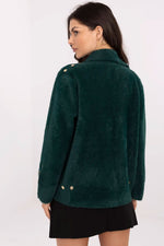 Oppdag vårt utvalg av stilfulle Beige 2 Jakke MBM til dame i ulike størrelser og kvalitetsmaterialer – perfekte til jobb, fritid og alle dager. Rask levering og gode priser hos MS Stylehaven. se mer!