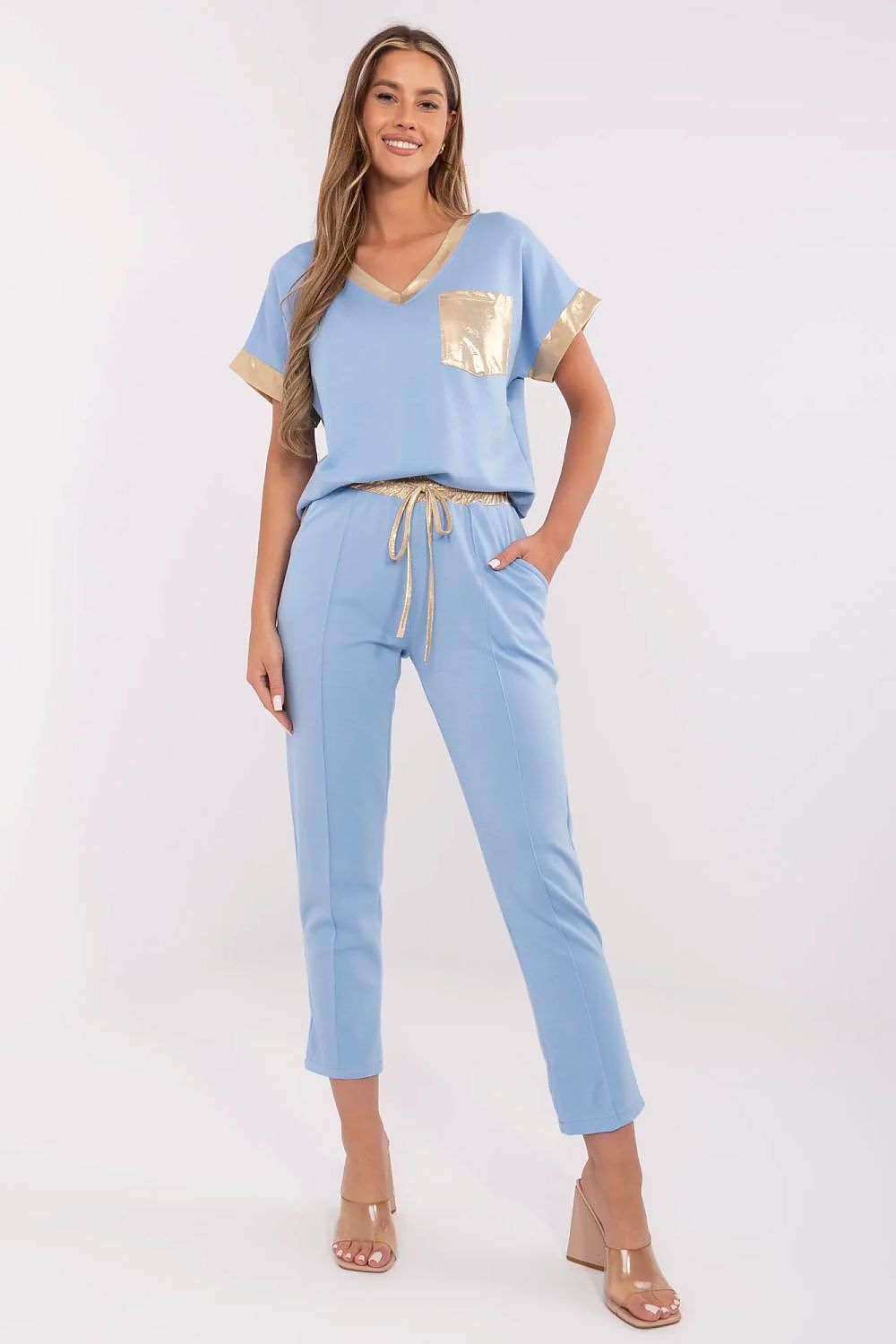 Oppdag vårt utvalg av stilfulle  Sett Italia Moda til dame i ulike størrelser og kvalitetsmaterialer – perfekte til jobb, fritid og alle dager. Rask levering og gode priser hos MS Stylehaven. se mer!