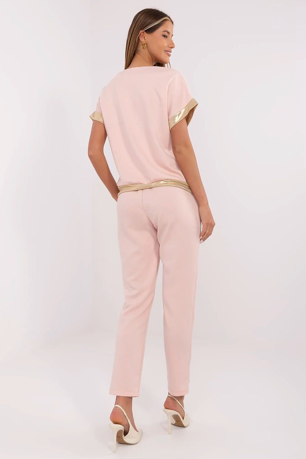 Oppdag vårt utvalg av stilfulle  Sett Italia Moda til dame i ulike størrelser og kvalitetsmaterialer – perfekte til jobb, fritid og alle dager. Rask levering og gode priser hos MS Stylehaven. se mer!