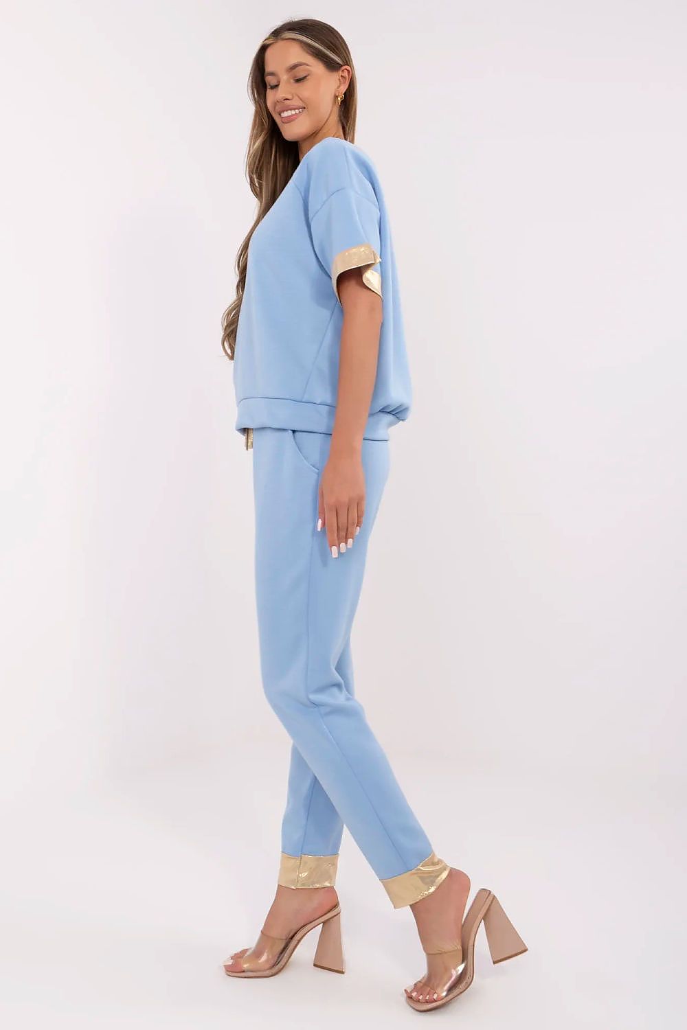 Oppdag vårt utvalg av stilfulle Svart Sett Italia Moda til dame i ulike størrelser og kvalitetsmaterialer - perfekte til jobb, fritid og alle dager. Rask levering og gode priser hos MS Stylehaven. se mer!