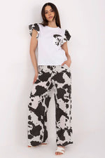 Oppdag vårt utvalg av stilfulle Svart Sett Italia Moda til dame i ulike størrelser og kvalitetsmaterialer – perfekte til jobb, fritid og alle dager. Rask levering og gode priser hos MS Stylehaven. se mer!