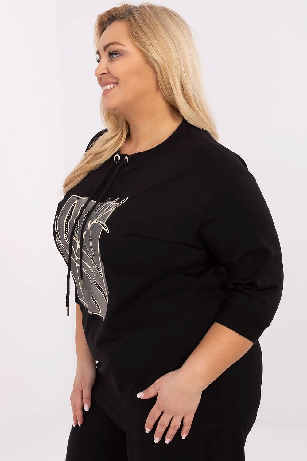 Oppdag vårt utvalg av stilfulle  Plus size bluse - Relevance til dame i ulike størrelser og kvalitetsmaterialer – perfekte til jobb, fritid og alle dager. Rask levering og gode priser hos MS Stylehaven. se mer!
