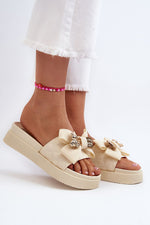 Flip-flops Step in Style til dame fra MS StyleHaven, laget av Bomull, med detaljer i synthetic; plastic, farge beige, størrelse 36, med short ermer, hælhøyde flat, skostørrelse 36; 37; 38; 39; 40; 41, perfekt til casual