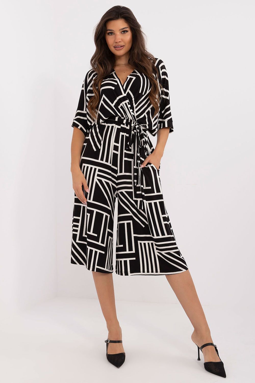 Dress Lakerta til dame fra MS StyleHaven; laget av Viskose; farge Svart; stÃ¸rrelse L/XL; med short ermer; perfekt til dress