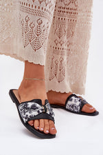 Flip-flops Step in Style til dame fra MS StyleHaven, laget av Bomull, med detaljer i faux-leather; synthetic, farge Svart, størrelse 36, med short ermer, hælhøyde flat, skostørrelse 36; 37; 38; 39; 40; 41, perfekt til casual