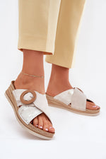 Flip-flops Step in Style til dame fra MS StyleHaven, laget av Bomull, med detaljer i faux-leather; suede; synthetic, farge beige, størrelse 36, med short ermer, hælhøyde low, skostørrelse 36; 37; 38; 39; 40; 41, perfekt til casual