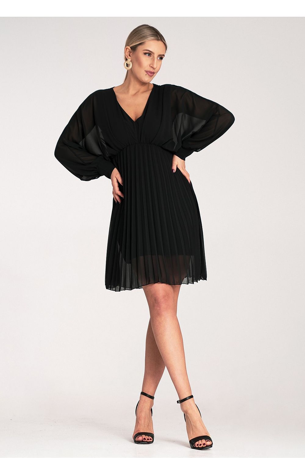 Cocktailkjole Figl til dame fra MS StyleHaven, laget av polyester; Viskose, farge Svart, størrelse S/M, med long ermer, perfekt til dress