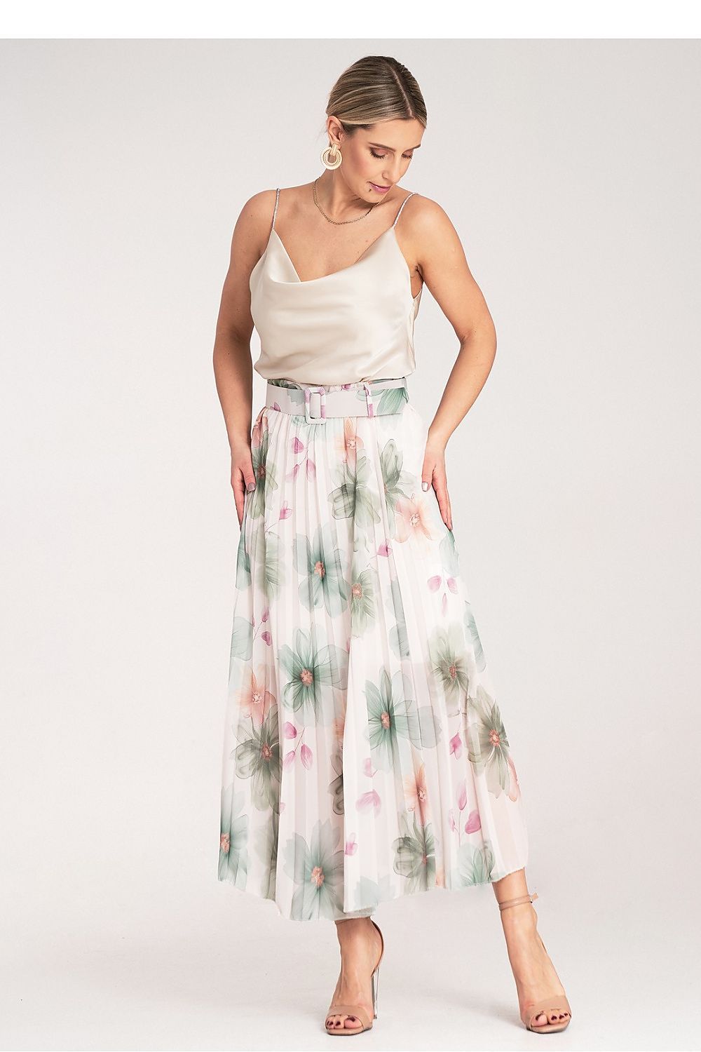 Skjørt Figl til dame fra MS StyleHaven, laget av polyester, farge Grønn, størrelse S/M, med 3-4; long ermer, perfekt til dress