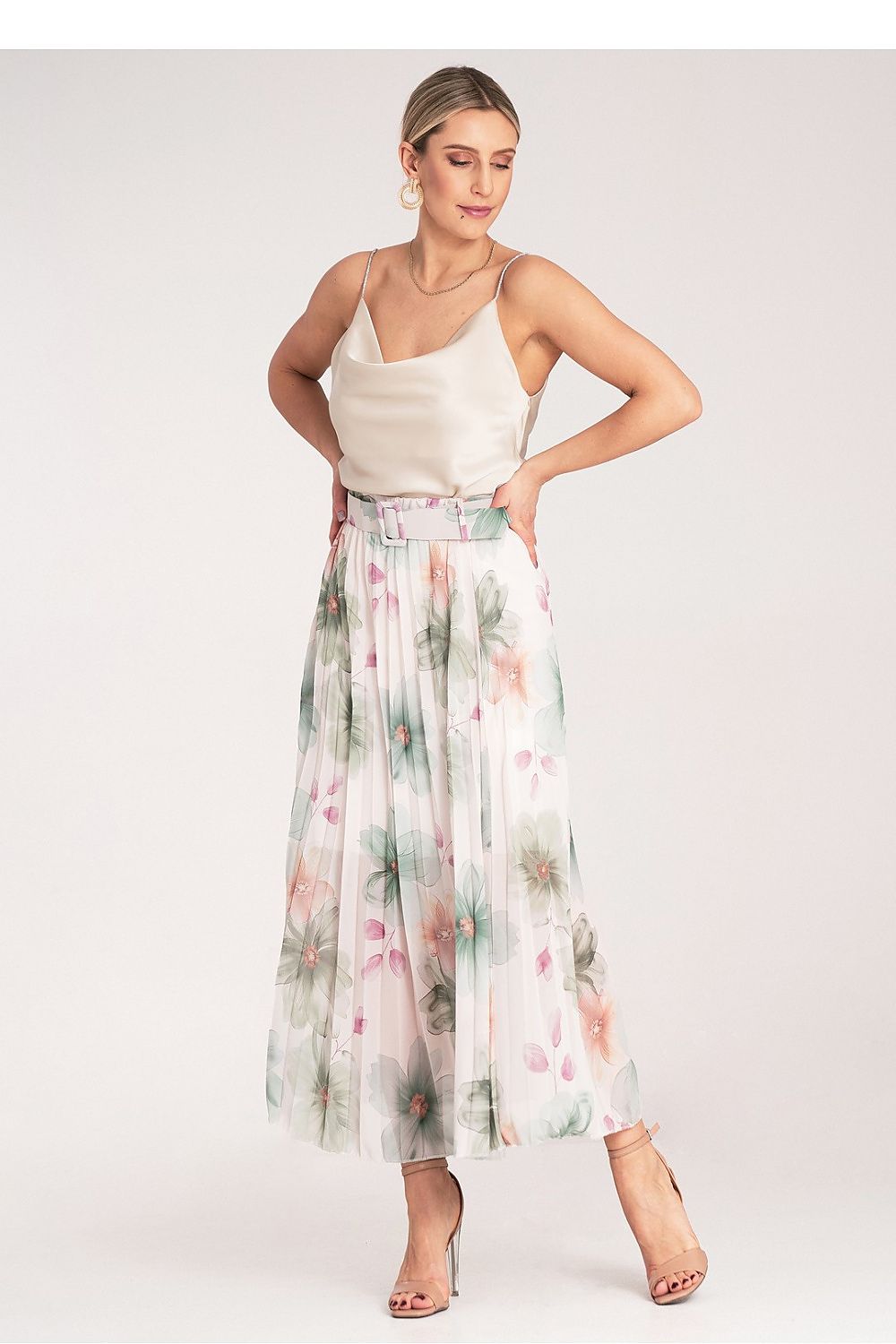 Skjørt Figl til dame fra MS StyleHaven, laget av polyester, farge Grønn, størrelse S/M, med 3-4; long ermer, perfekt til dress