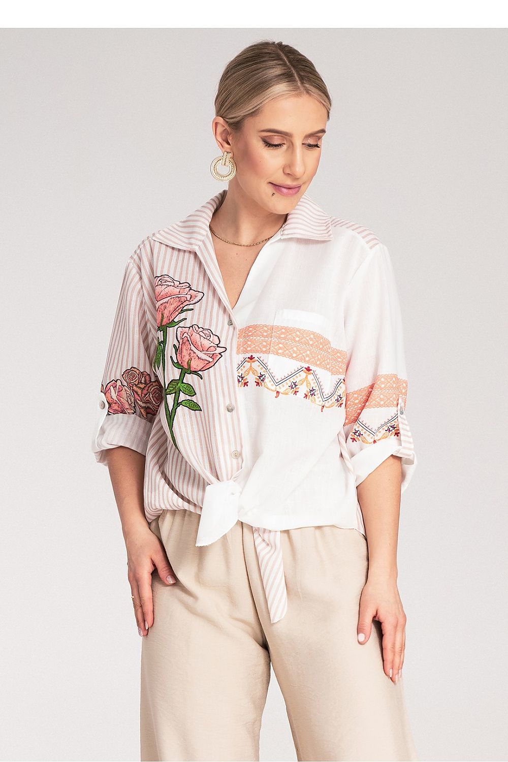 Skjorte Figl til dame fra MS StyleHaven, laget av polyester, farge beige, størrelse S/M, med sleeveless ermer, perfekt til dress