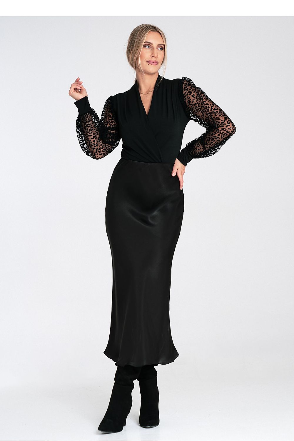 Skjørt Figl til dame fra MS StyleHaven, laget av Viskose; polyester, farge Grå, størrelse S/M, med long ermer, perfekt til dress