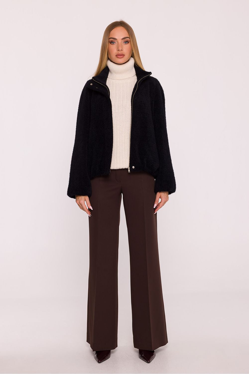 Oppdag vårt utvalg av stilfulle Svart Jakke Moe til dame i ulike størrelser og kvalitetsmaterialer – perfekte til jobb; fritid og alle dager. Rask levering og gode priser hos MS Stylehaven. se mer!