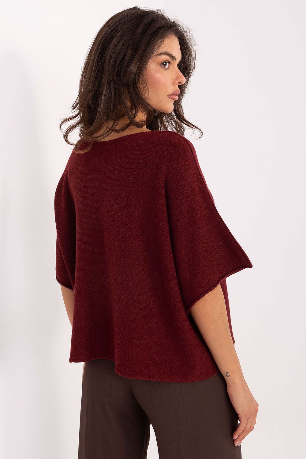 Oppdag vårt utvalg av stilfulle Svart Kortermet genser Italia Moda til dame i ulike størrelser og kvalitetsmaterialer – perfekte til jobb; fritid og alle dager. Rask levering og gode priser hos MS Stylehaven. se mer!