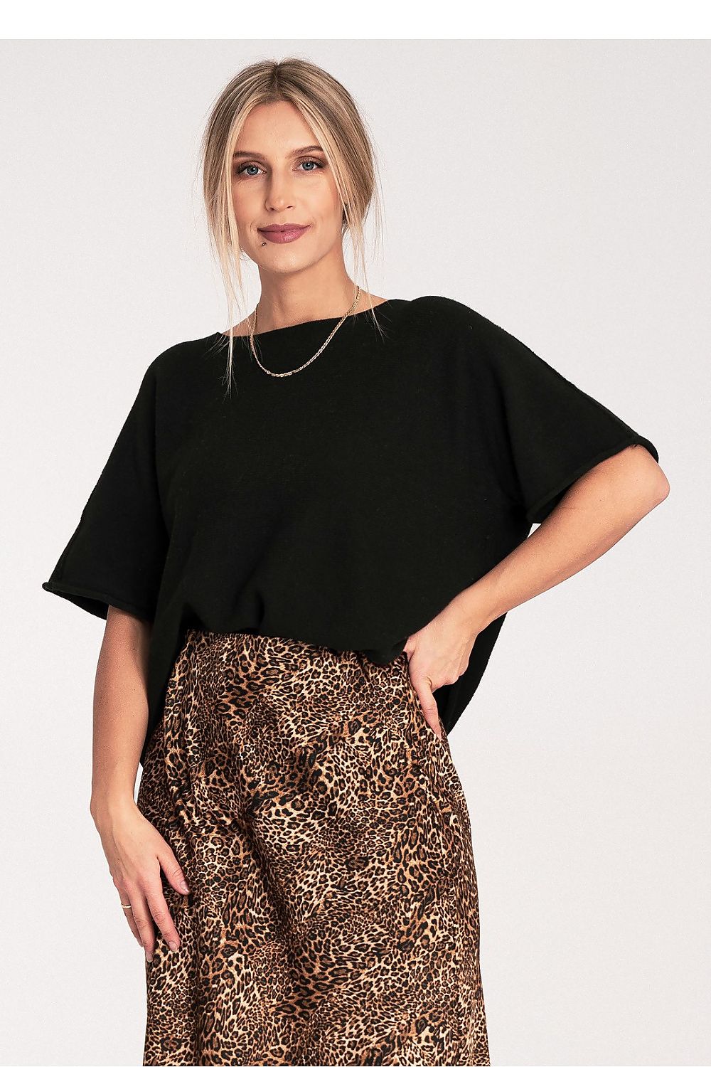 Oppdag vårt utvalg av stilfulle Svart Flaggermusstil bluse - Figl til dame i ulike størrelser og kvalitetsmaterialer - perfekte til jobb; fritid og alle dager. Rask levering og gode priser hos MS Stylehaven. se mer!