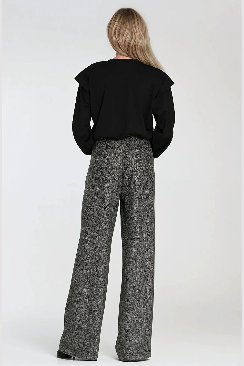 Oppdag vårt utvalg av stilfulle Svart Genser Nife til dame i ulike størrelser og kvalitetsmaterialer – perfekte til jobb; fritid og alle dager. Rask levering og gode priser hos MS Stylehaven. se mer!