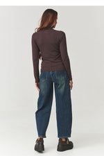 Oppdag vårt utvalg av stilfulle Rød Makadamia-høyhalskrage til dame i ulike størrelser og kvalitetsmaterialer – perfekte til jobb; fritid og alle dager. Rask levering og gode priser hos MS Stylehaven. se mer!