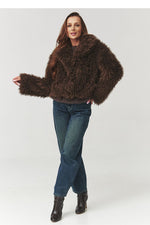 Oppdag vårt utvalg av stilfulle Svart Jakke Makadamia til dame i ulike størrelser og kvalitetsmaterialer – perfekte til jobb, fritid og alle dager. Rask levering og gode priser hos MS Stylehaven. se mer!