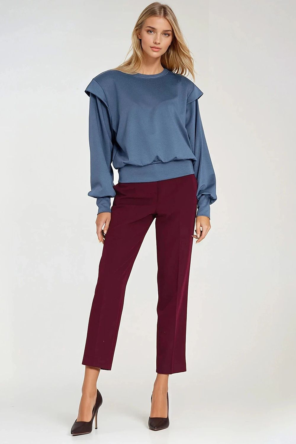 Oppdag vårt utvalg av stilfulle Blå Genser Nife til dame i ulike størrelser og kvalitetsmaterialer – perfekte til jobb; fritid og alle dager. Rask levering og gode priser hos MS Stylehaven. se mer!